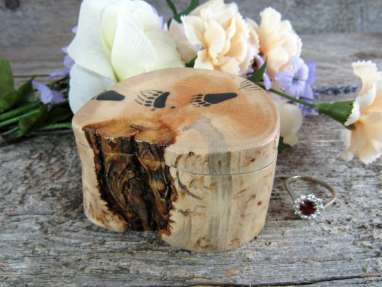 Ring Box with Bear Tracks